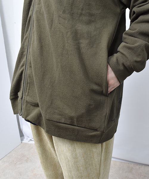 32 チャコールグレー