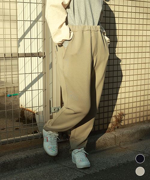 【パンツ】 ひょっこりスタンディ ポンチ パンツ