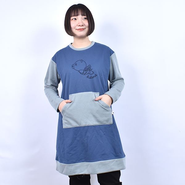 drug store's ニットソー使い スタンディ刺繍 カンガルーポケットワンピース