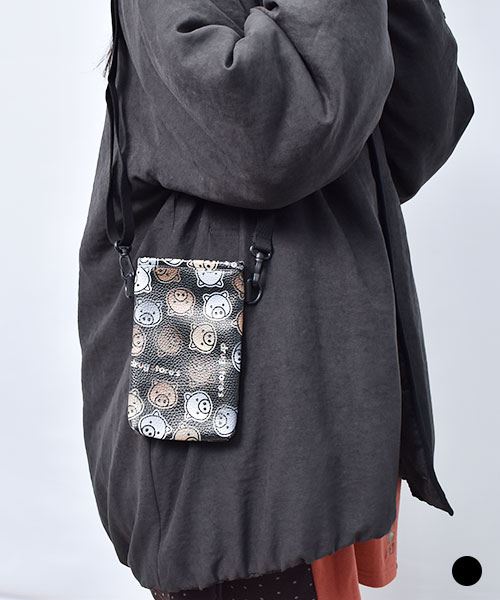 drug store's ブタ顔 総柄 携帯ポーチ